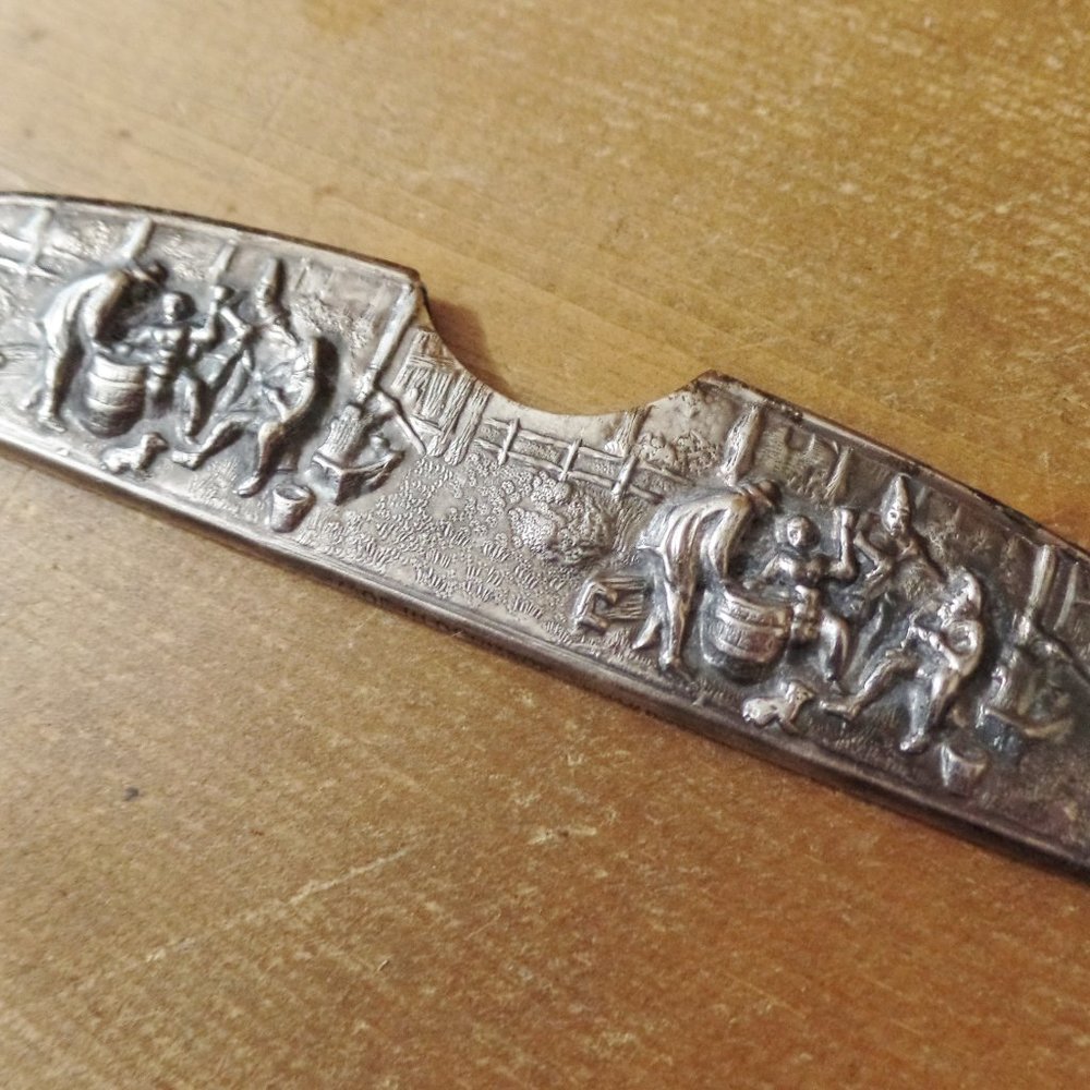 Vintage Repousse Comb and Holder Silver Plate Tavern Scene Denmark - Picture 12 of 12